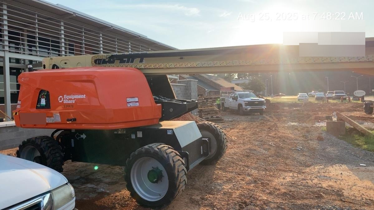 2025 JLG 660SJ