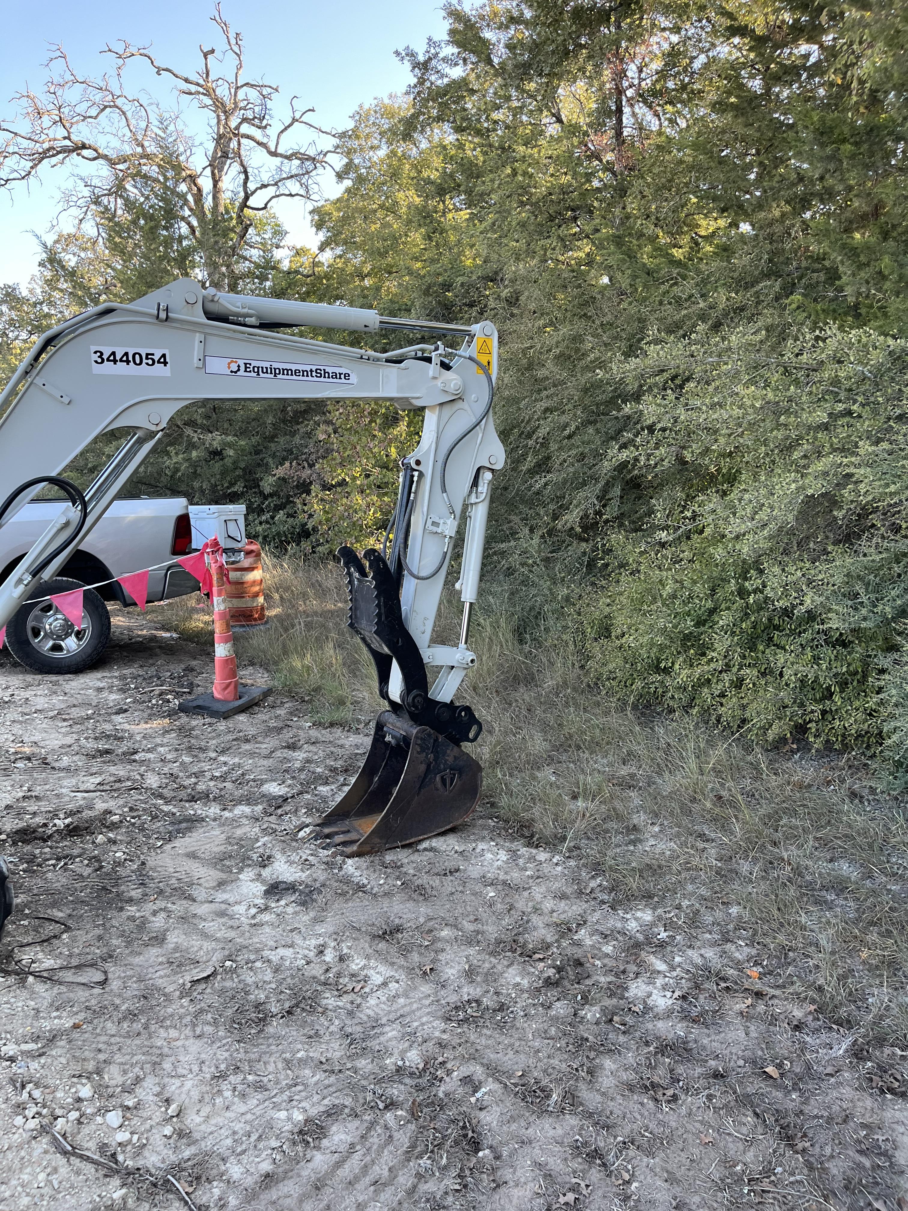 2023 TAKEUCHI TB235-2R
