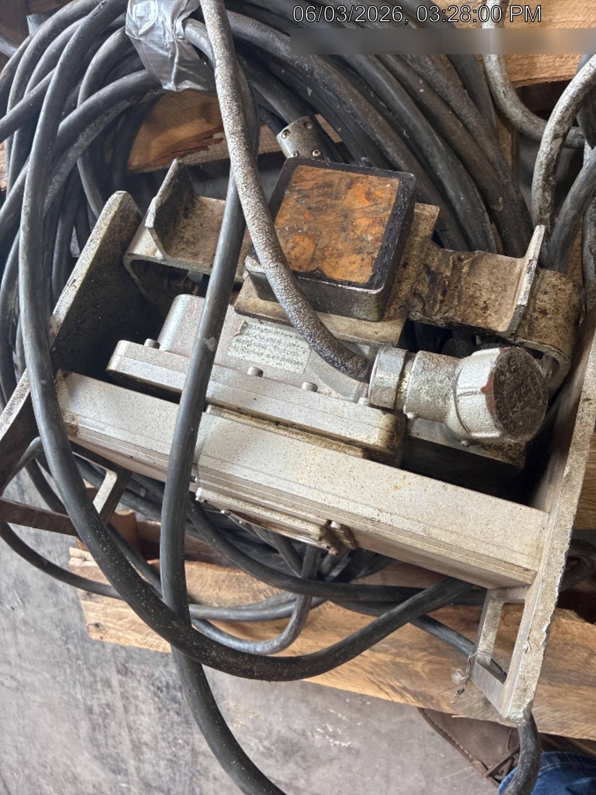 2024 WORKSITE LIGHTING PetroPRO Handy 24639