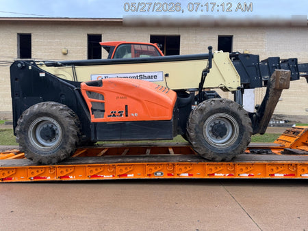 2022 JLG 1075