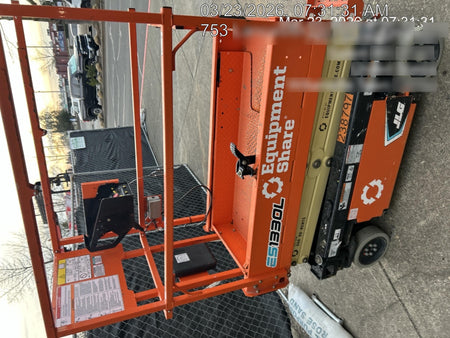2022 JLG ES1330L