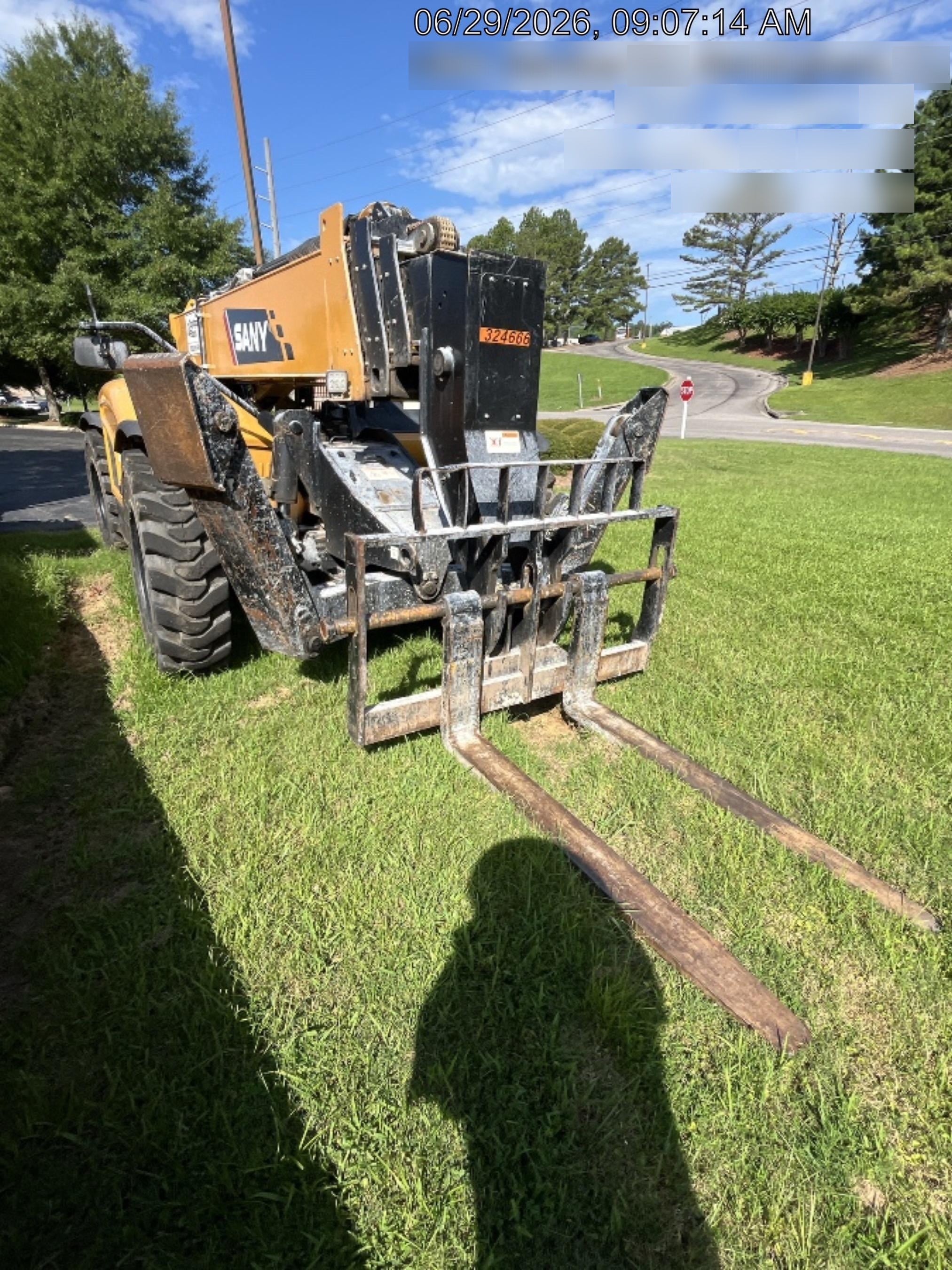 2023 SANY STH1056