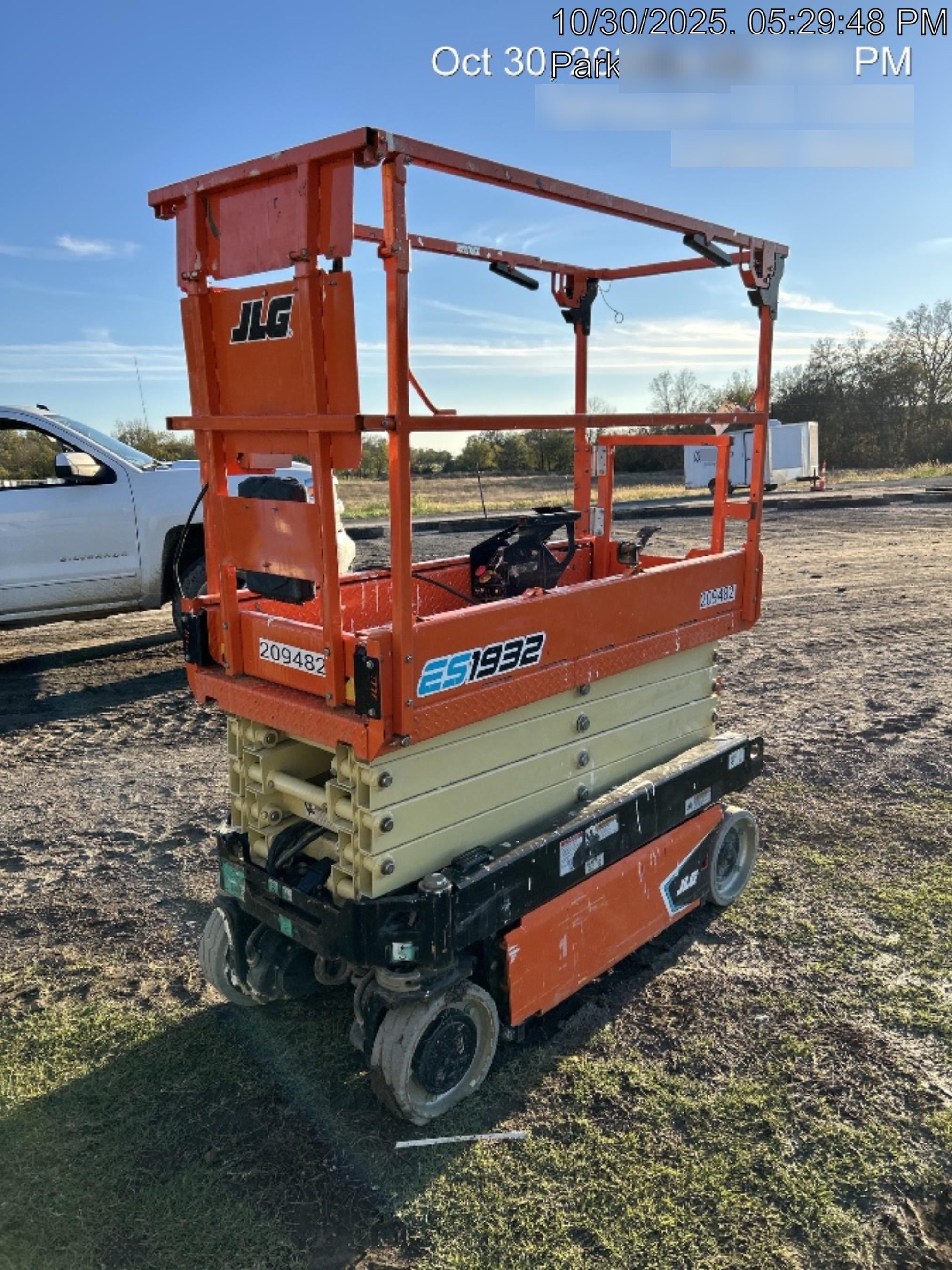 2022 JLG ES1932