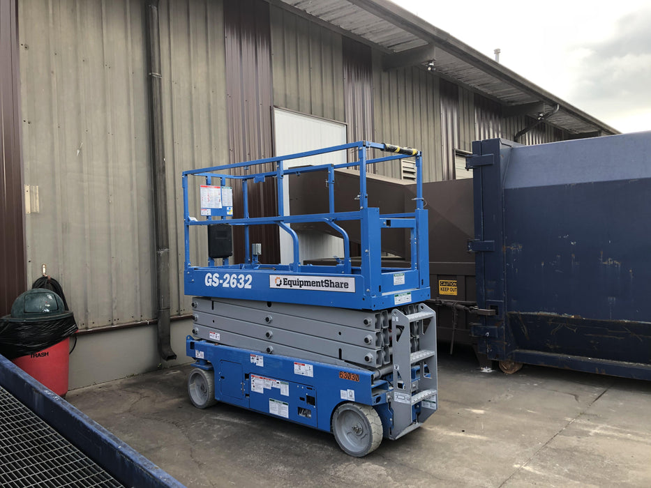 2020 Genie GS-2632 Standard, Folding half height swing gate