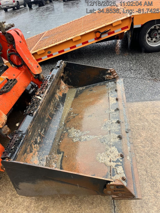 2025 EQUIPMENTSHARE 1006195 - 66" Smooth Bucket, CTL