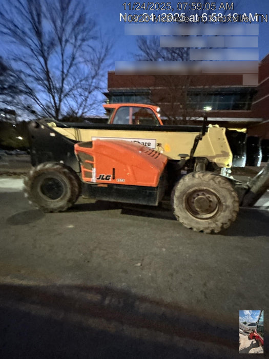 2021 JLG 1075