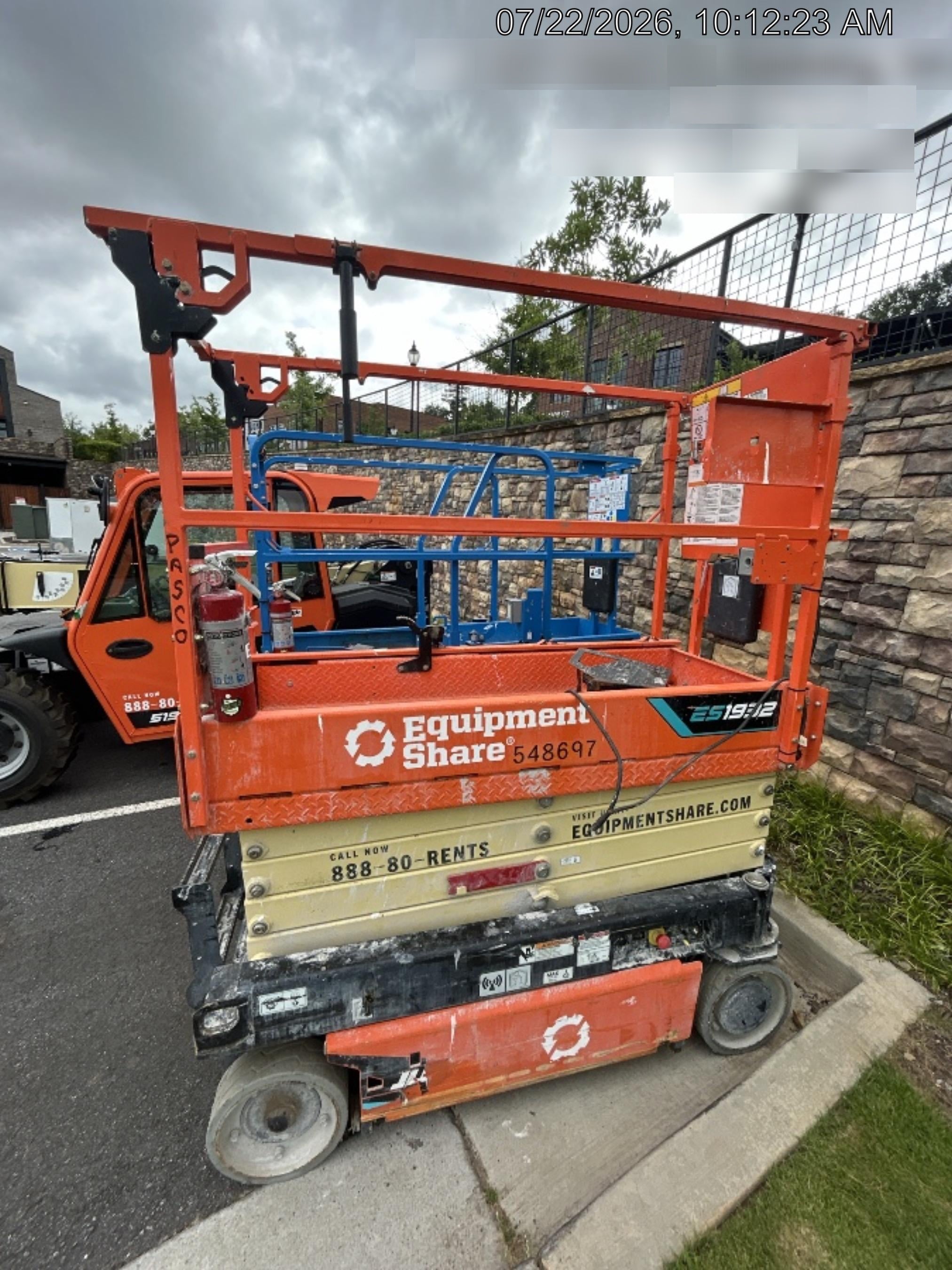 2025 JLG ES1932