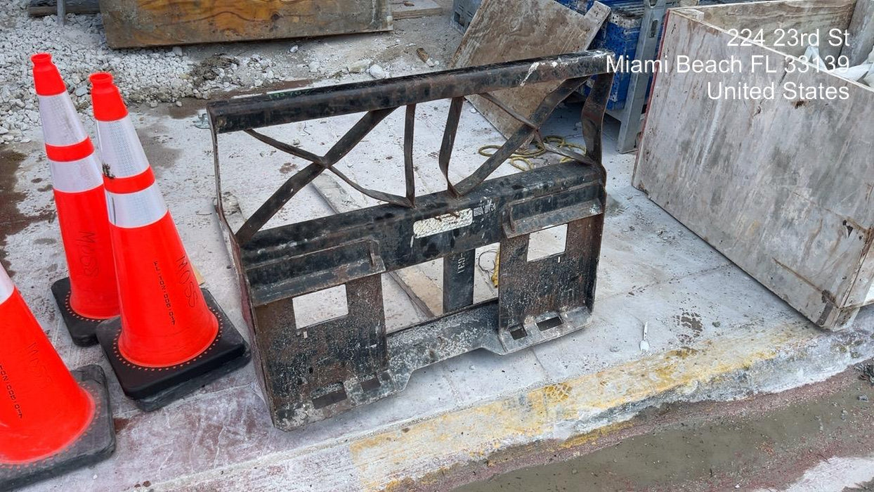 2017 FLECO 24" Pallet Forks - Fleco