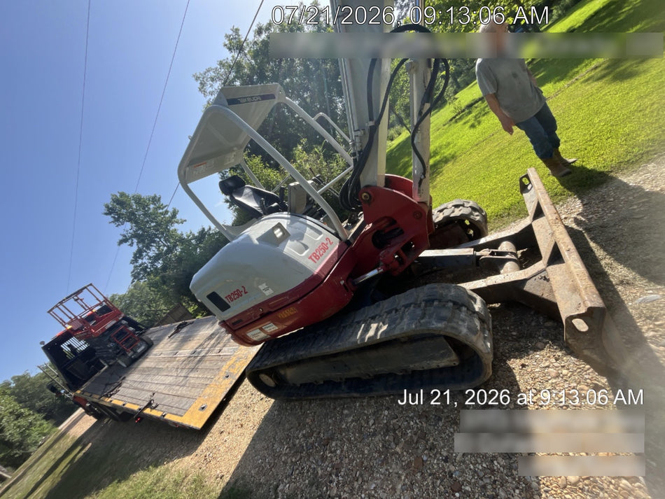 2022 TAKEUCHI TB250-2R