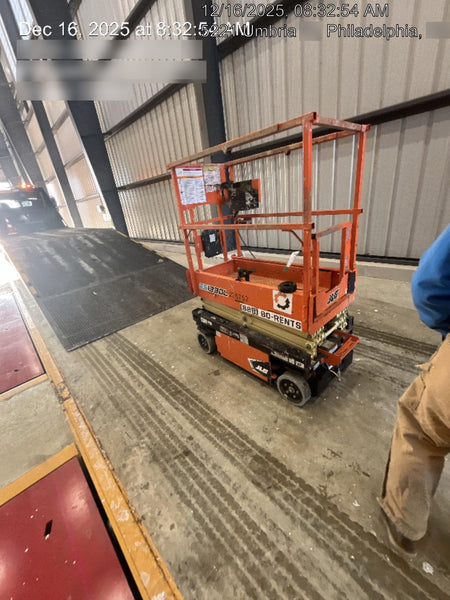 2022 JLG ES1330L