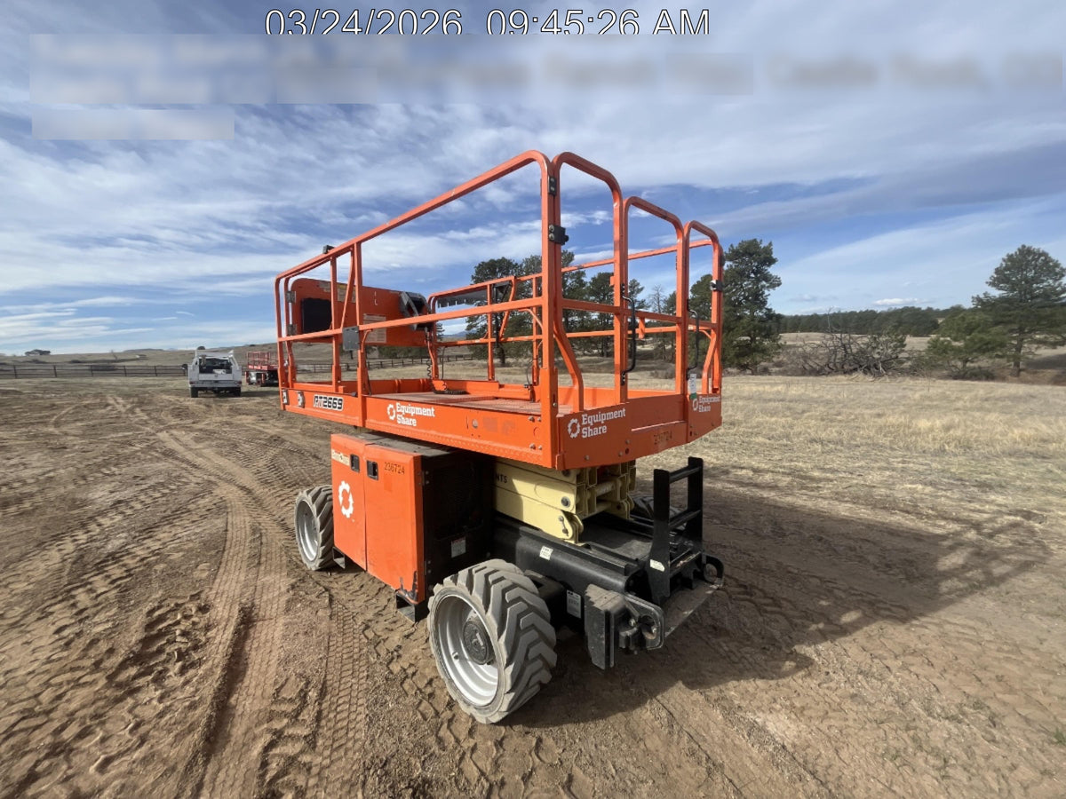 2022 JLG RT2669