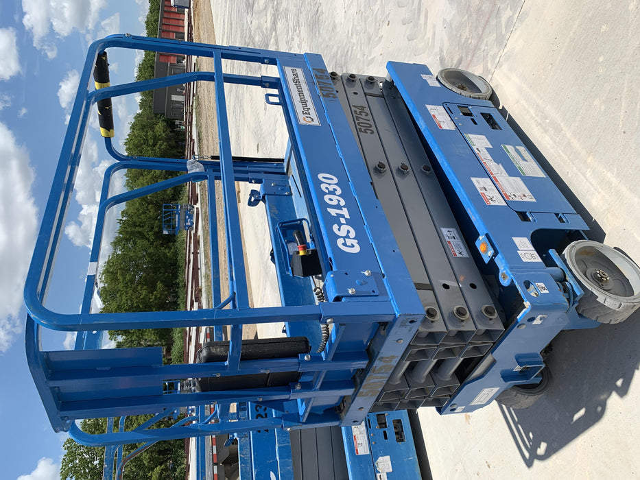 2019 Genie GS-1930 Fixed Rails with Chain Entry