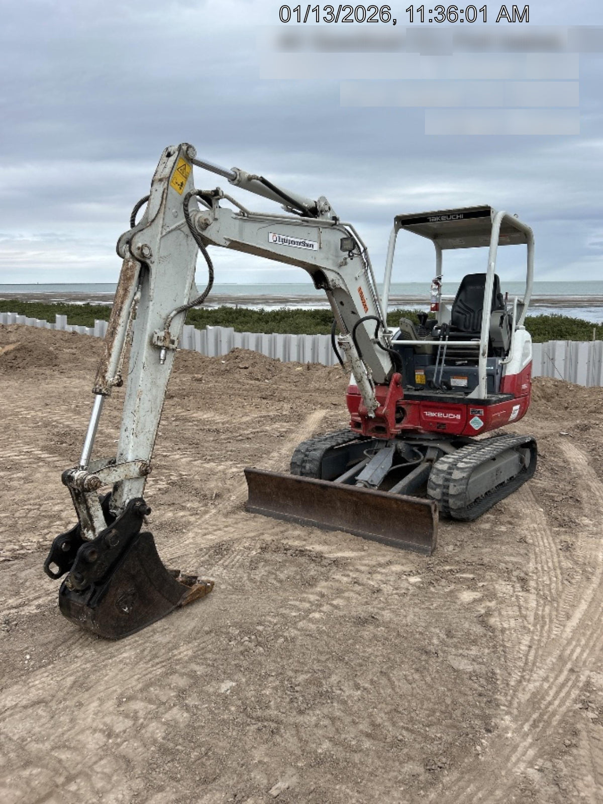 2021 TAKEUCHI TB235-2R