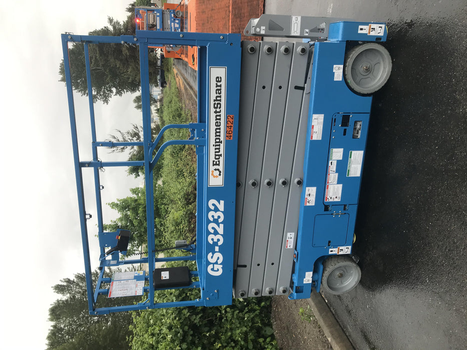 2019 Genie GS-3232 Folding rails with half height swing gate, 800 Amp Inverter