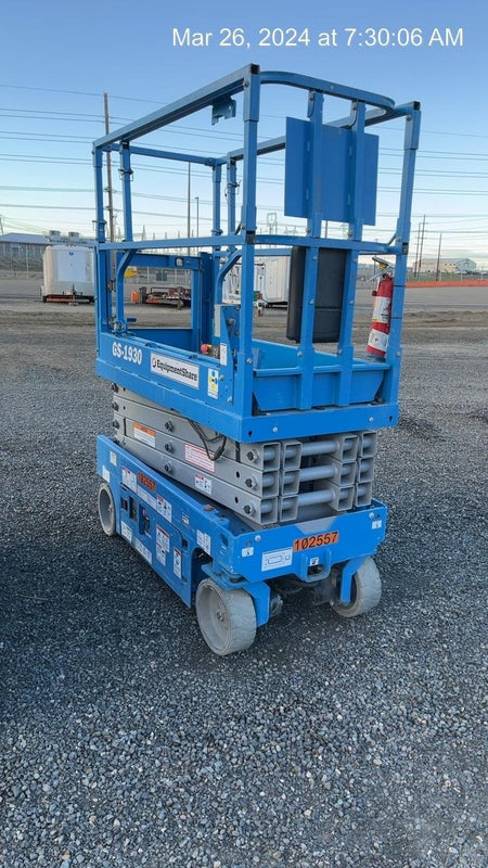 2020 Genie GS-1930 Solid Non Marking Tires, Beacon, Folding rails with half height swing gate, 800W Inverter