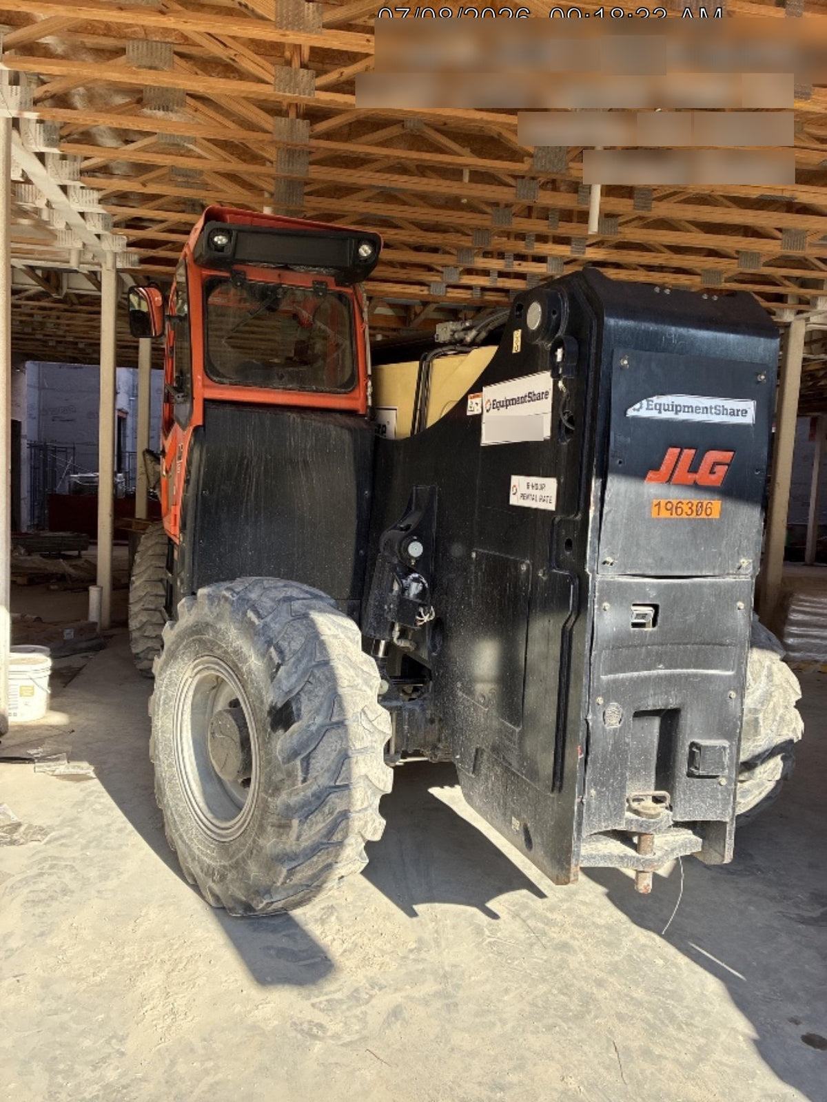 2021 JLG 1075