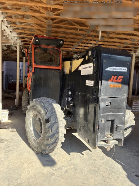 2021 JLG 1075