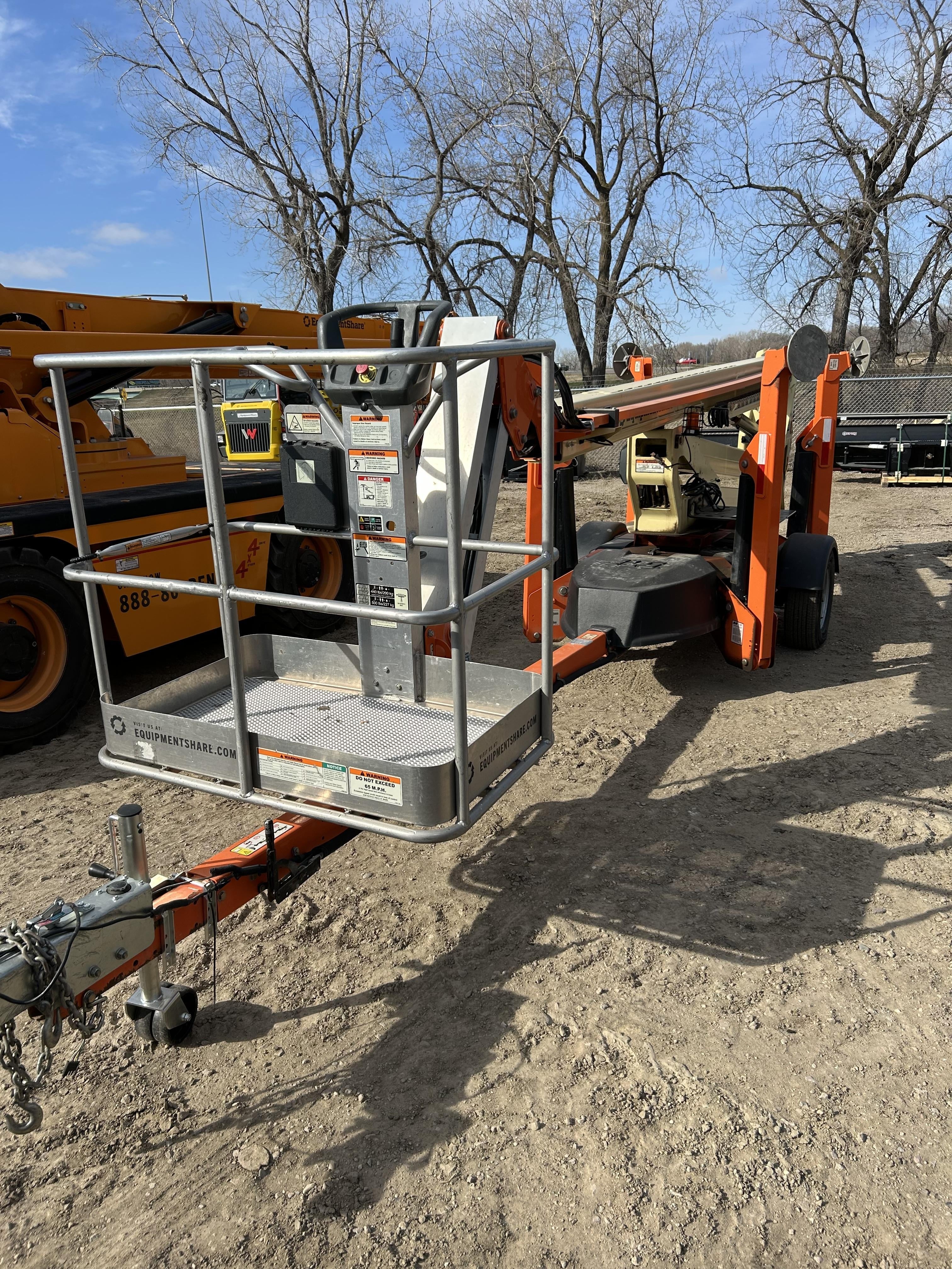 2023 JLG T500J