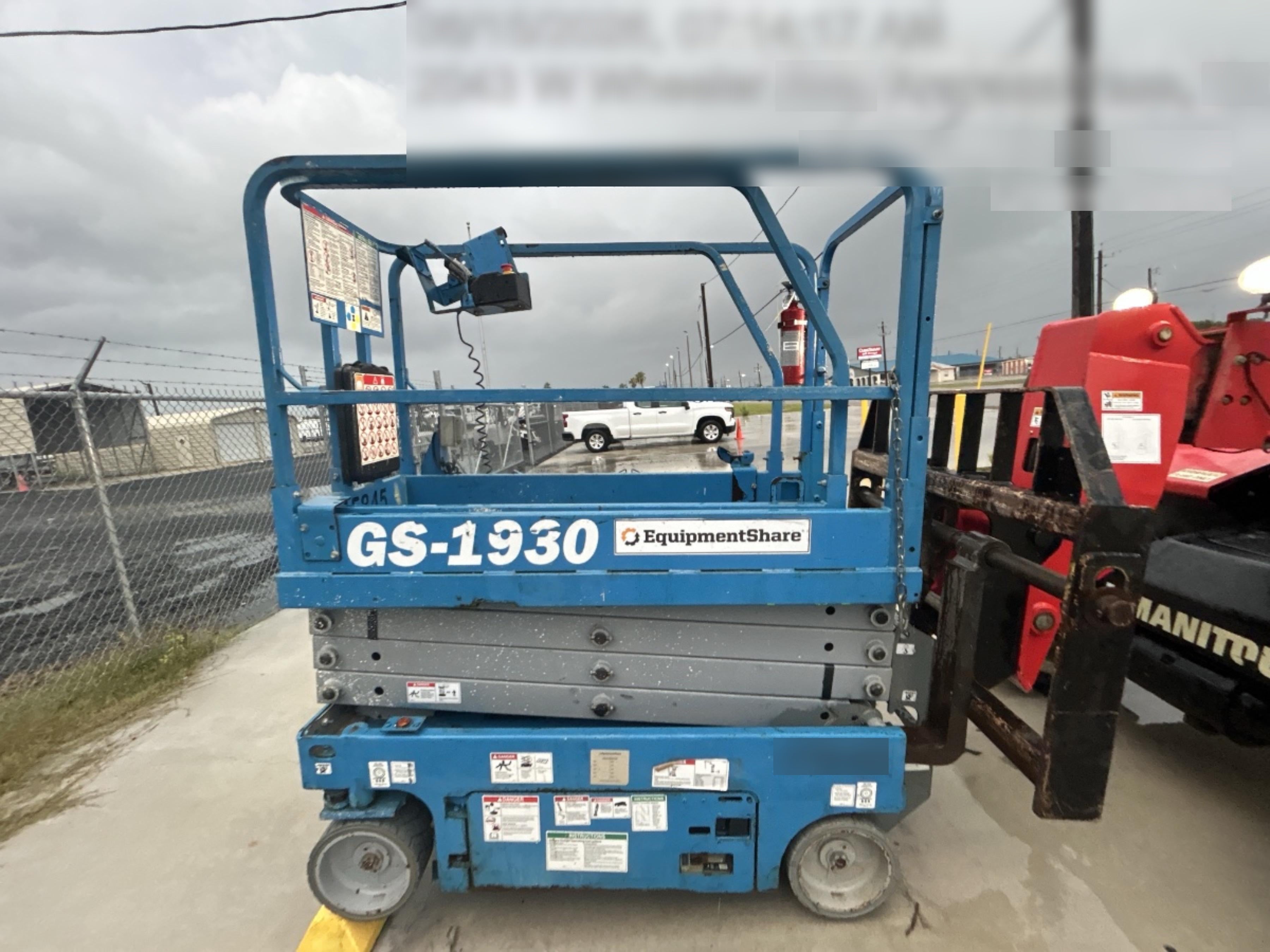 2019 Genie GS-1930 Fixed rails with chain Entry