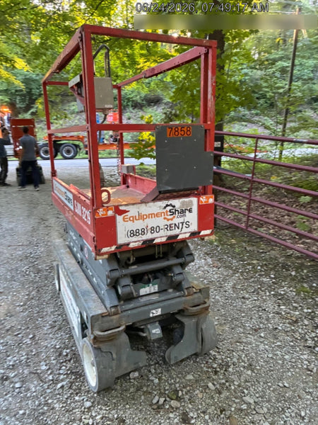 2018 Skyjack SJIII-3219 Skyjack SJIII3219 Scissor Lift w/Trojan Batteries