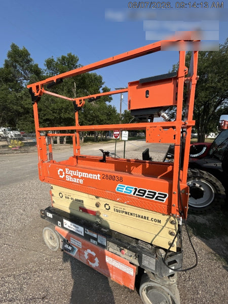 2022 JLG ES1932