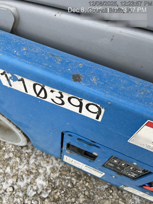 2020 Genie GS-3232 Standard, Folding half height swing gate, 800W Inverter