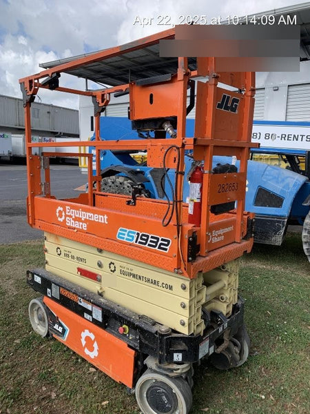 2022 JLG ES1932