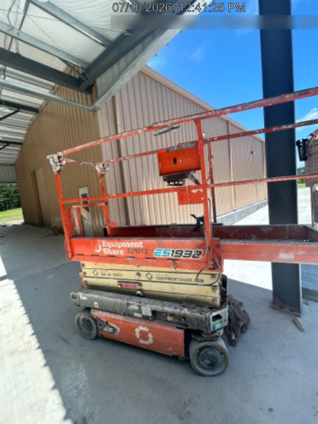 2022 JLG ES1932