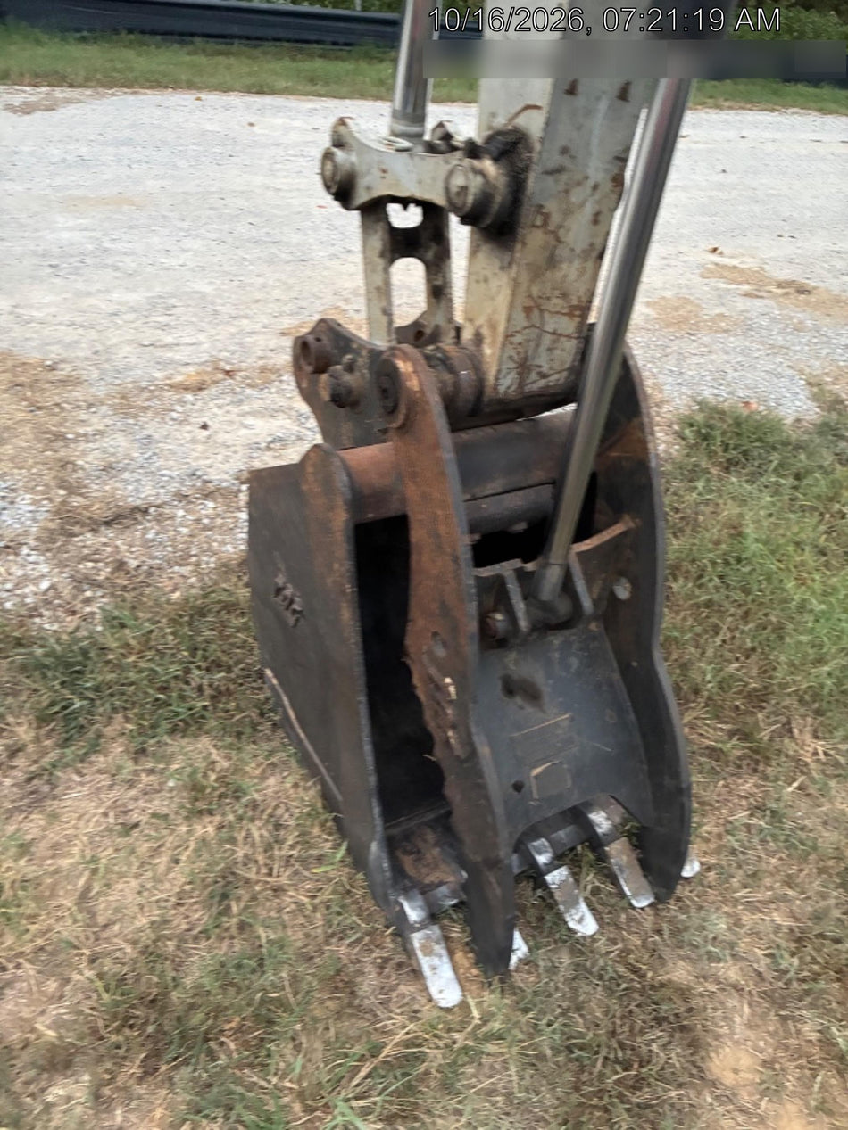 2025 TAKEUCHI 24" Bucket Takeuchi