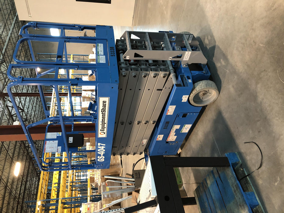 2019 Genie GS-4047 Folding rails with half height swing gate