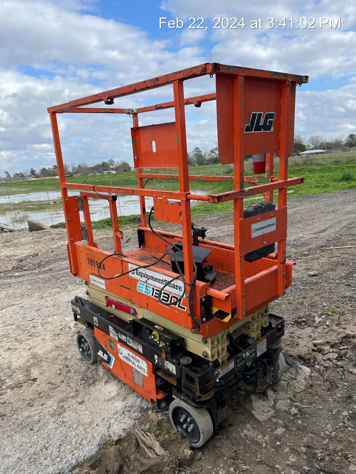 2021 JLG ES1330L