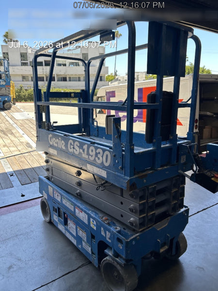 2019 Genie GS-1930 Half Height Swing Gate, 800W Inverter