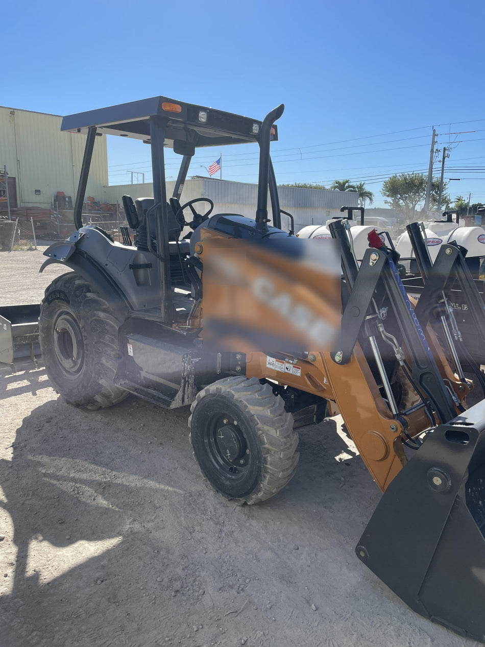 2023 CASE 570N EP