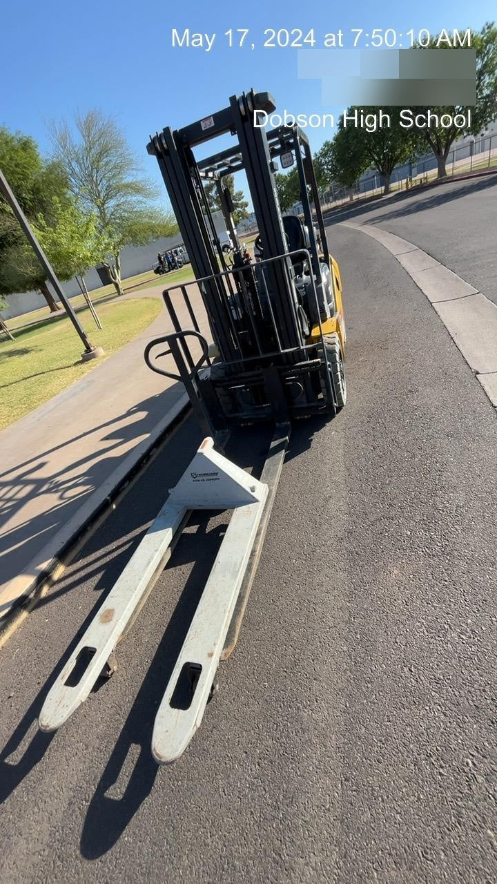 2022 STRONGWAY 4400 lb Pallet Jack