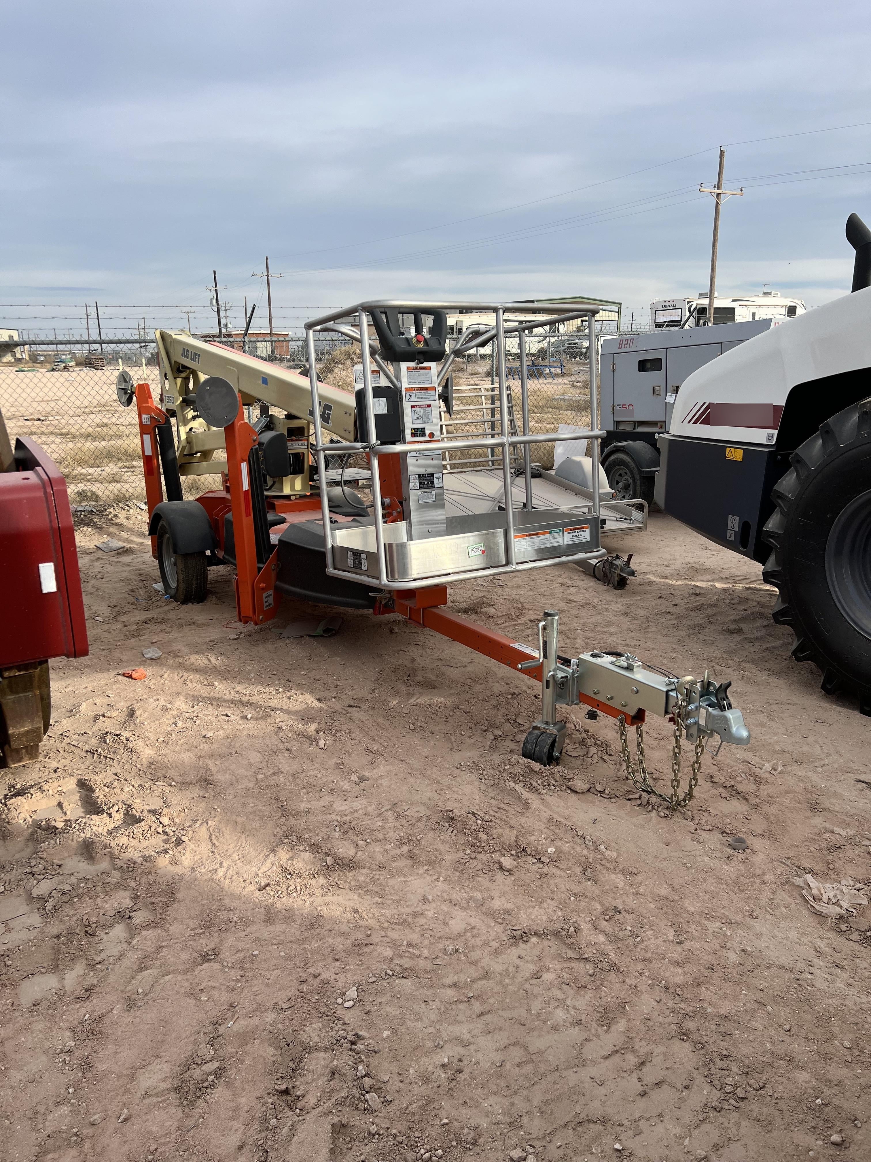 2022 JLG T350