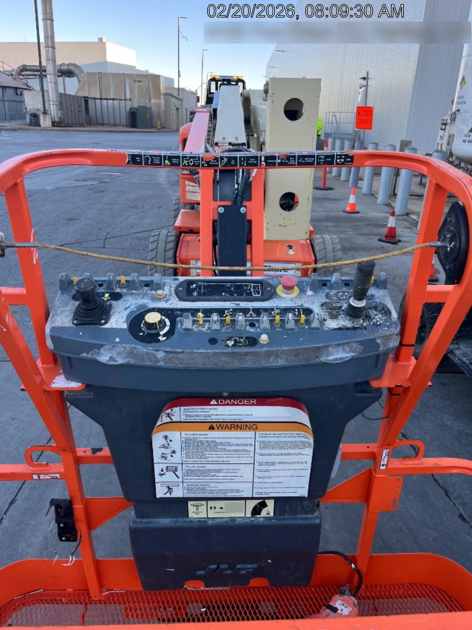 2019 JLG E450AJ