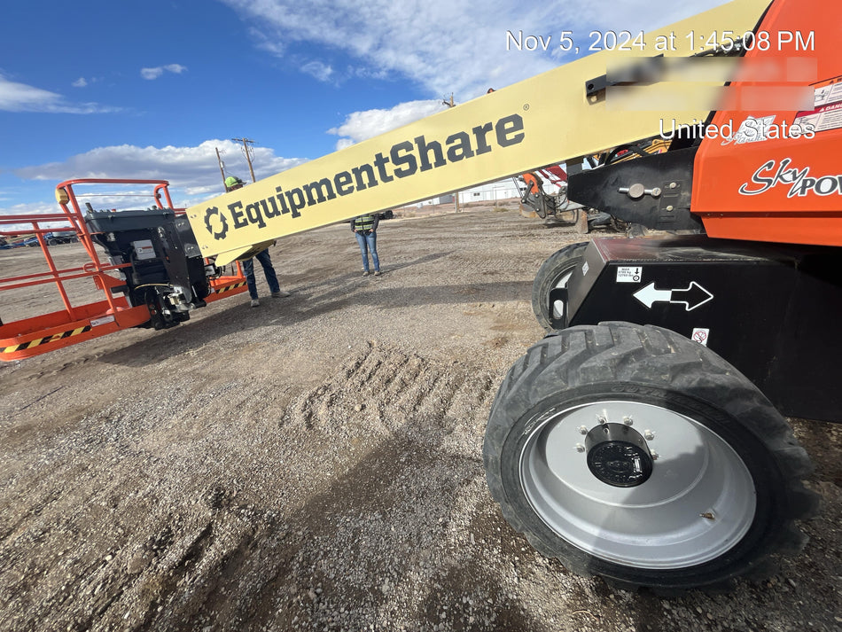 2023 JLG 600S