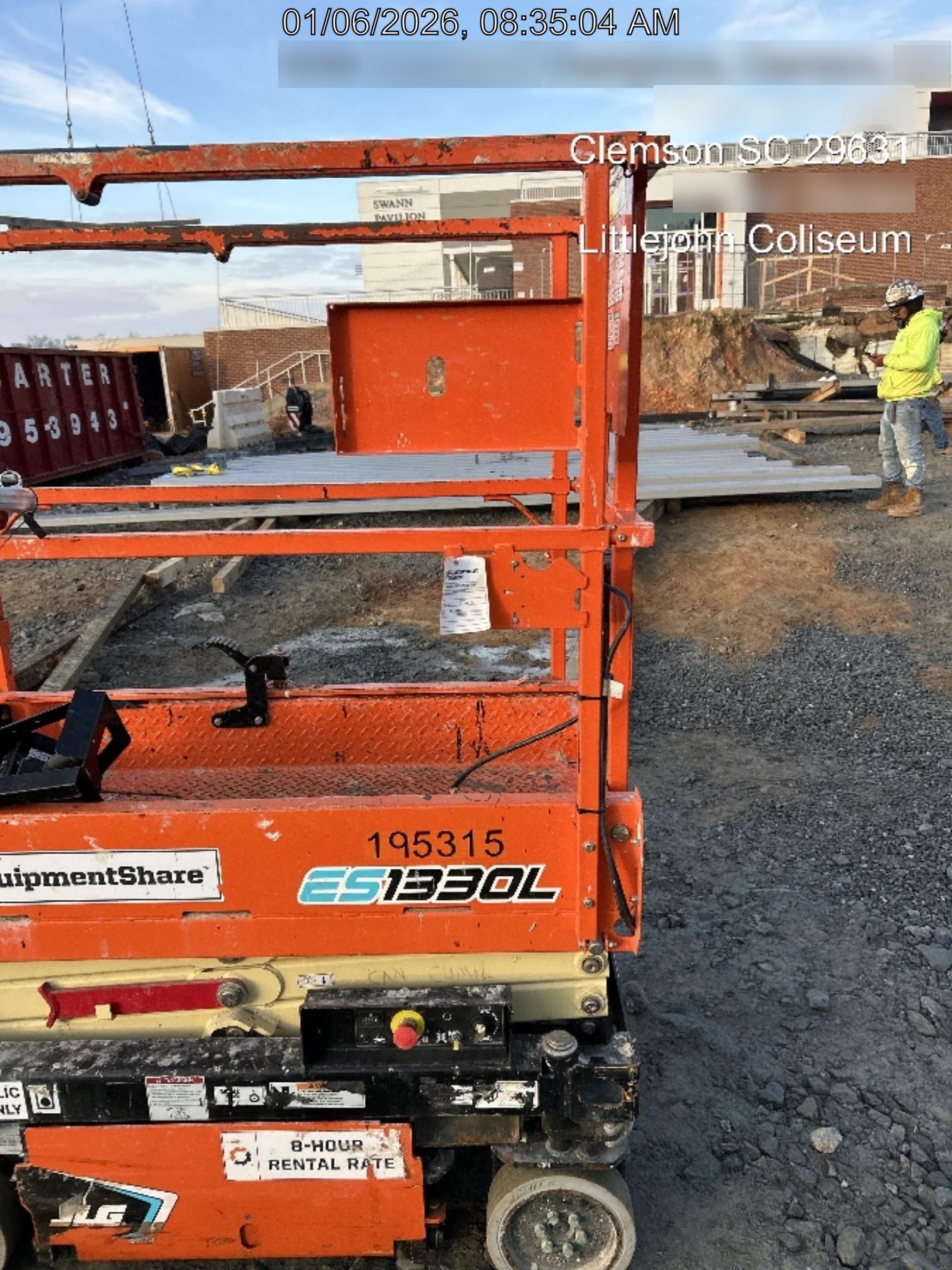 2021 JLG ES1330L