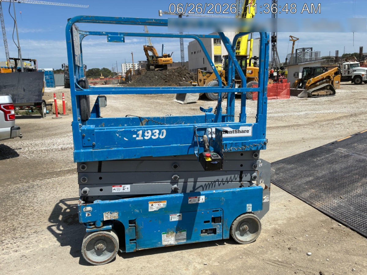 2019 Genie GS-1930 Fixed Rails with Chain Entry