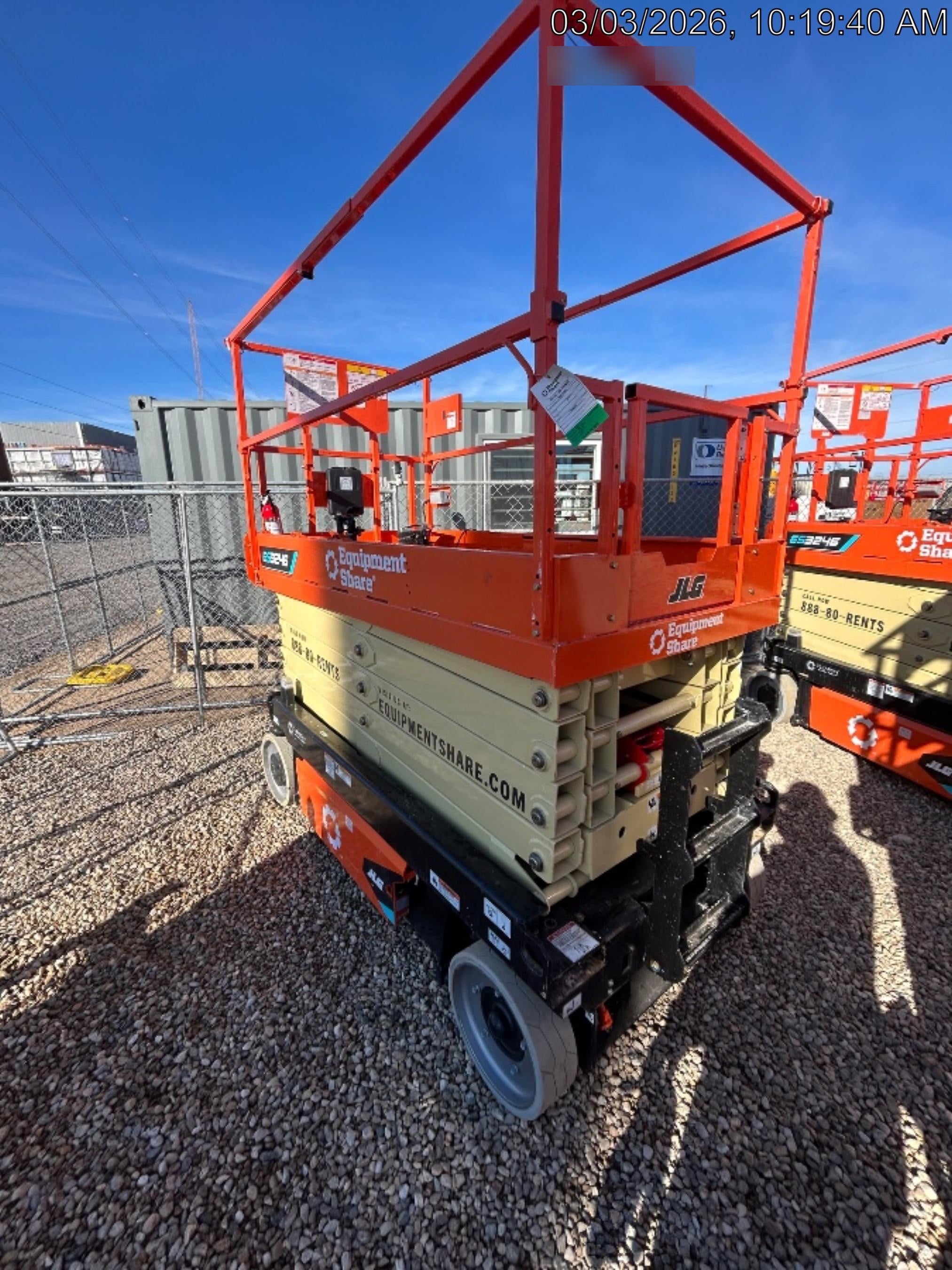 2025 JLG ES3246