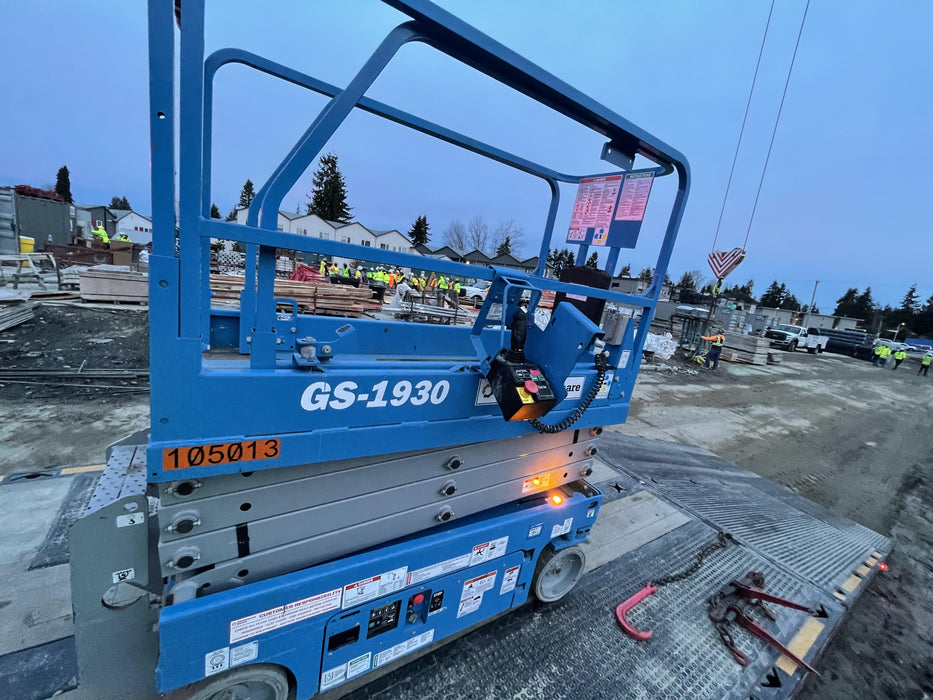 2020 Genie GS-1930 Fixed rails with chain entry gate - Pre A92.20, 800W Inverter