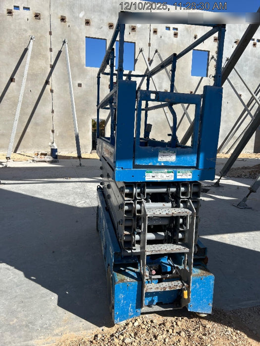 2017 Genie GS-3232 Genie GS3232 Narrow 32' Scissor Lift