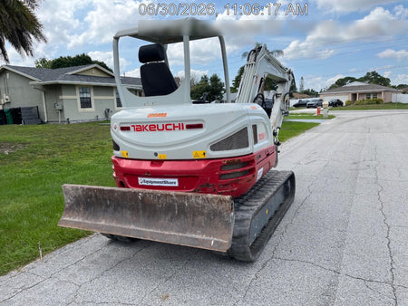 2023 TAKEUCHI TB250-2R