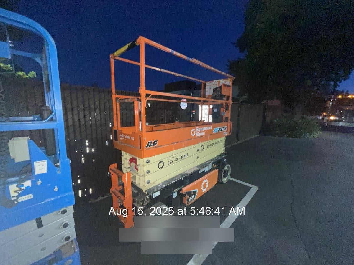 2022 JLG ES2632