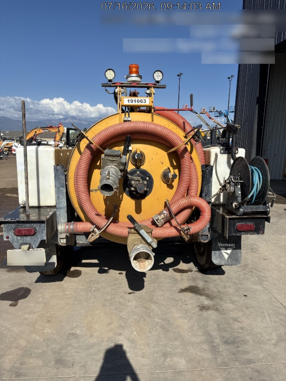 2021 Vac-Tron LP573XDT T4 Koehler Diesel Engine, 500 Gallon Debris Tank, x2 100 Gallon Water Tanks