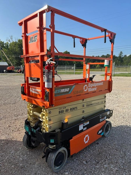 2025 JLG ES1932
