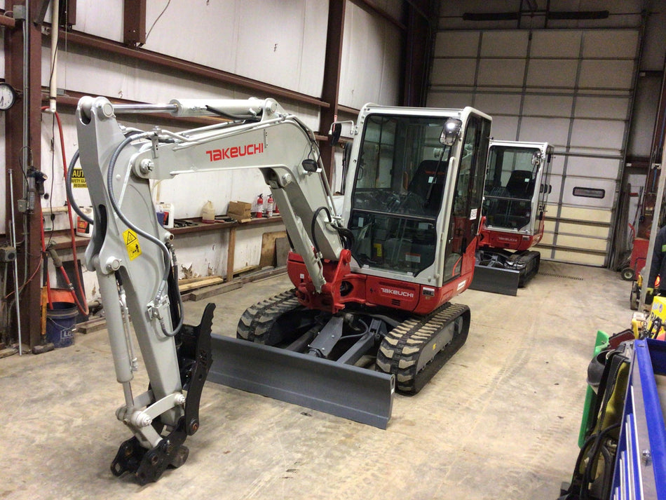 2023 TAKEUCHI TB240-CR
