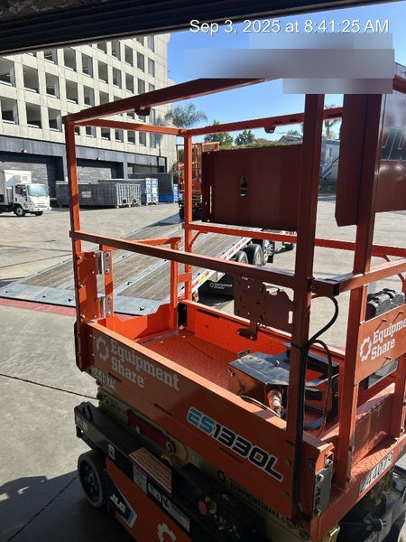2022 JLG ES1330L