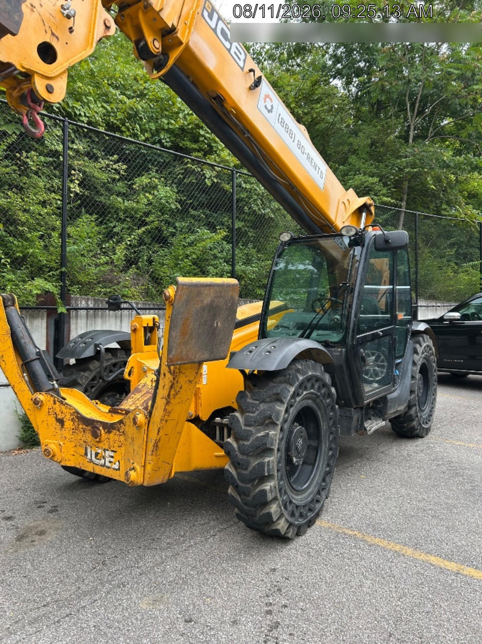 2019 JCB 512-56 Cab/Heat/Air, 109 HP, Solid Tires, STD Worklight, Beacon, Aux Hydraulics, Lifting Eye, Back up Alarm w/66" Carriage/60" Forks