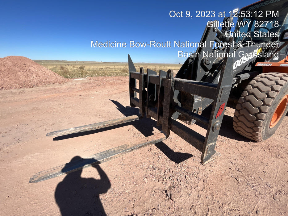 2022 SOLESBEE 96" Loader Fork Carriage - Solesbee